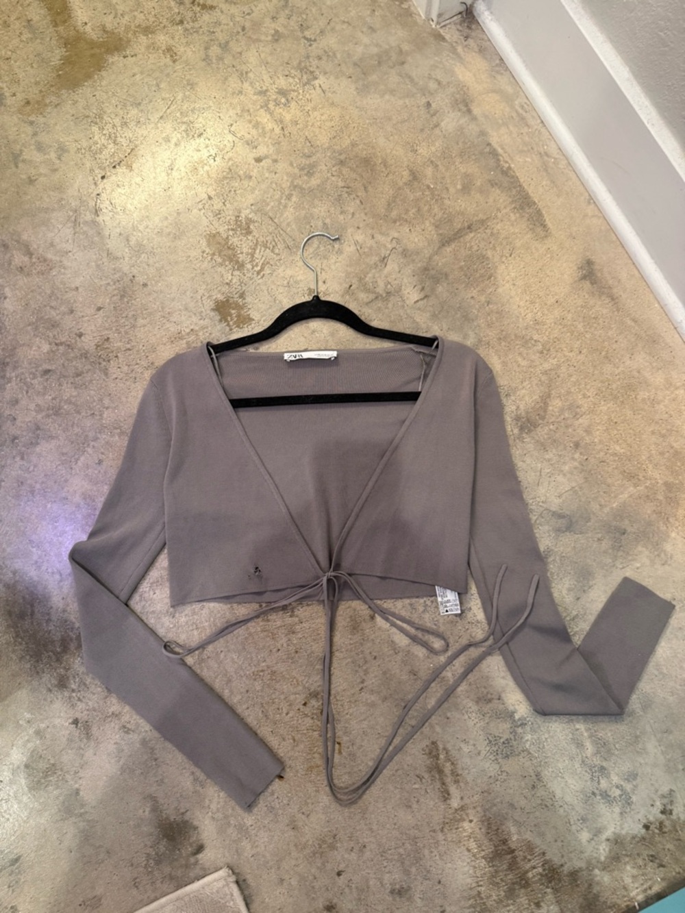 Zara Gray Tie-Front Long-Sleeve Crop Top